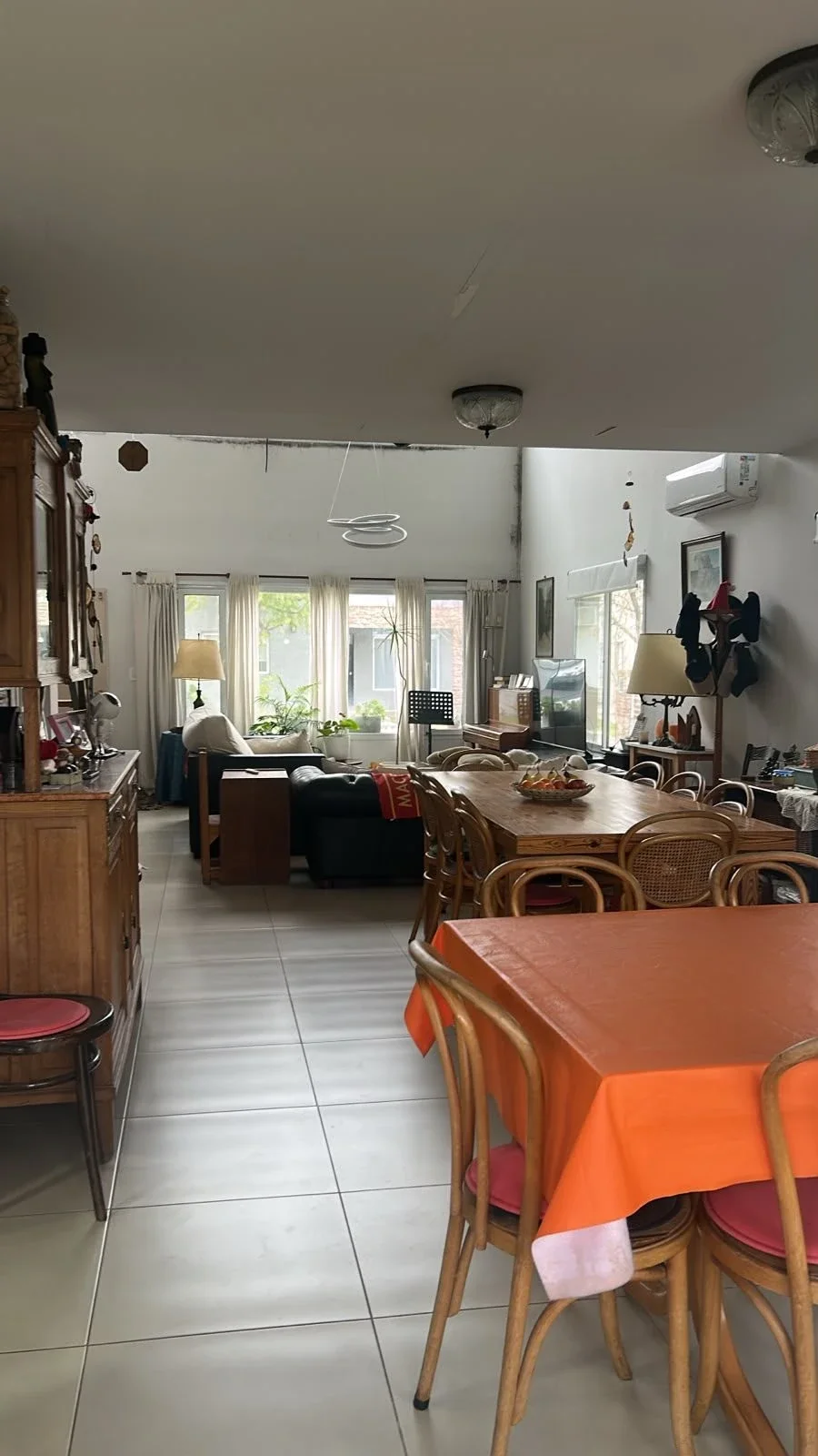 Casa en  Barrio Los Olivares, 4 ambientes con piscina - Imagen 4