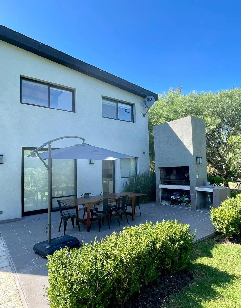 Casa en  Barrio Los Olivares, 4 ambientes con piscina - Imagen 2