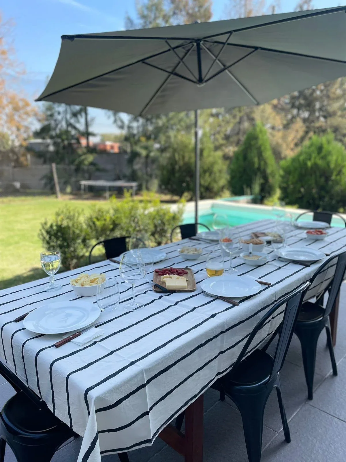 Casa en  Barrio Los Olivares, 4 ambientes con piscina - Imagen 4