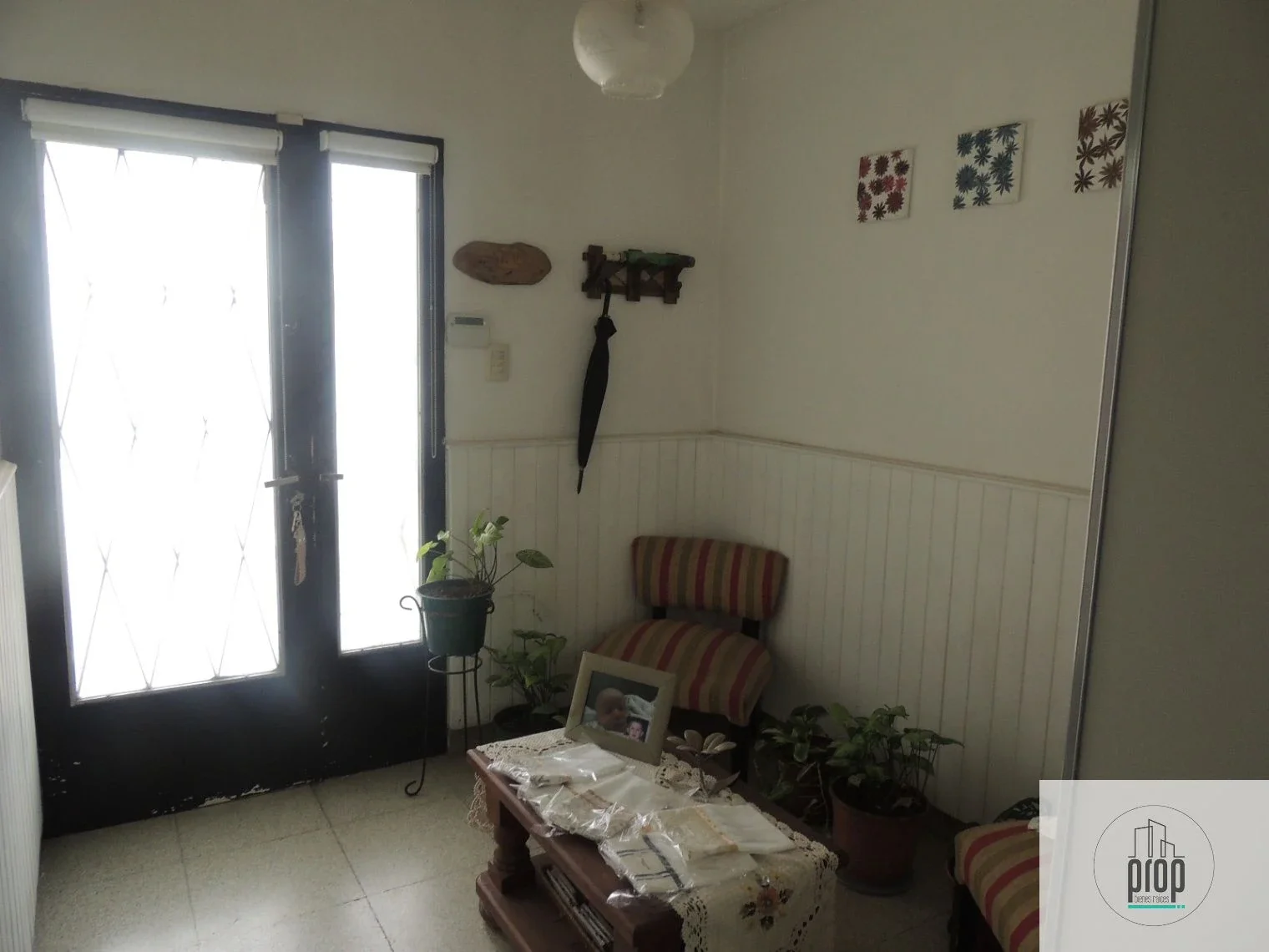 Casa en venta c/ cochera en Mariano Moreno - Imagen 2