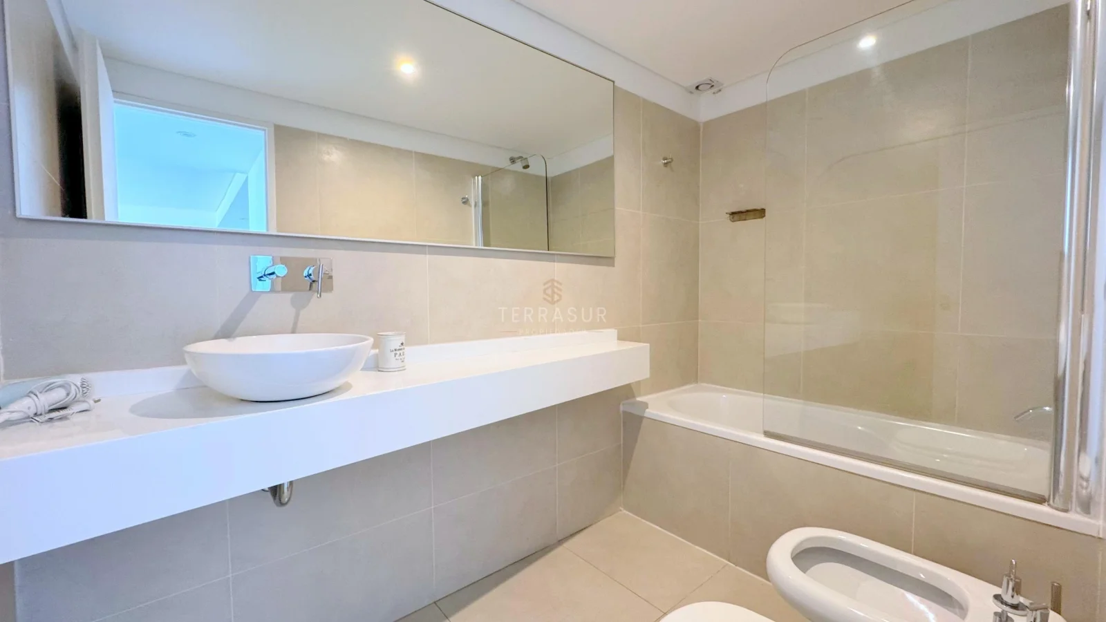 Depto. céntrico y amoblado c/ amenities con vista al Beagle!!! - Imagen 5