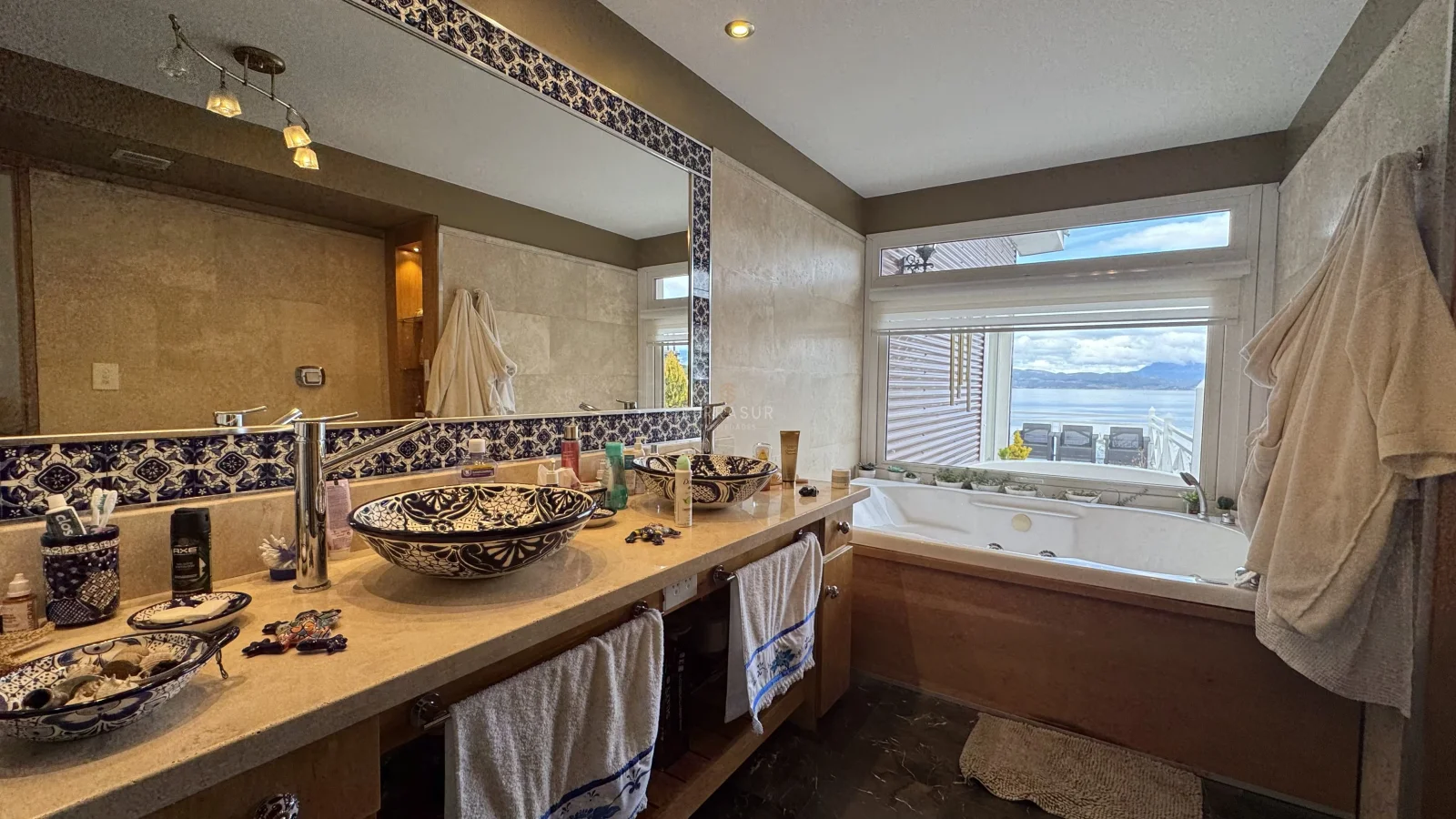 Casa en venta c/ cochera en Ushuaia - Imagen 2