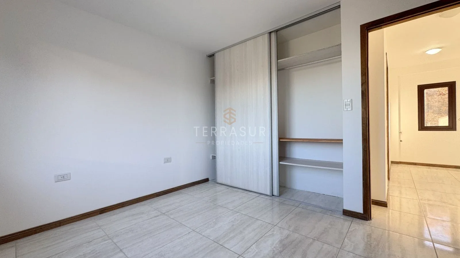 Dúplex en VENTA de 3 dormitorios c/ cochera en Ushuaia - Imagen 5