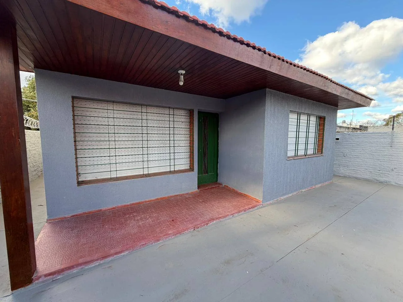 Casa en alquiler c/ cochera en Moreno - Imagen 1