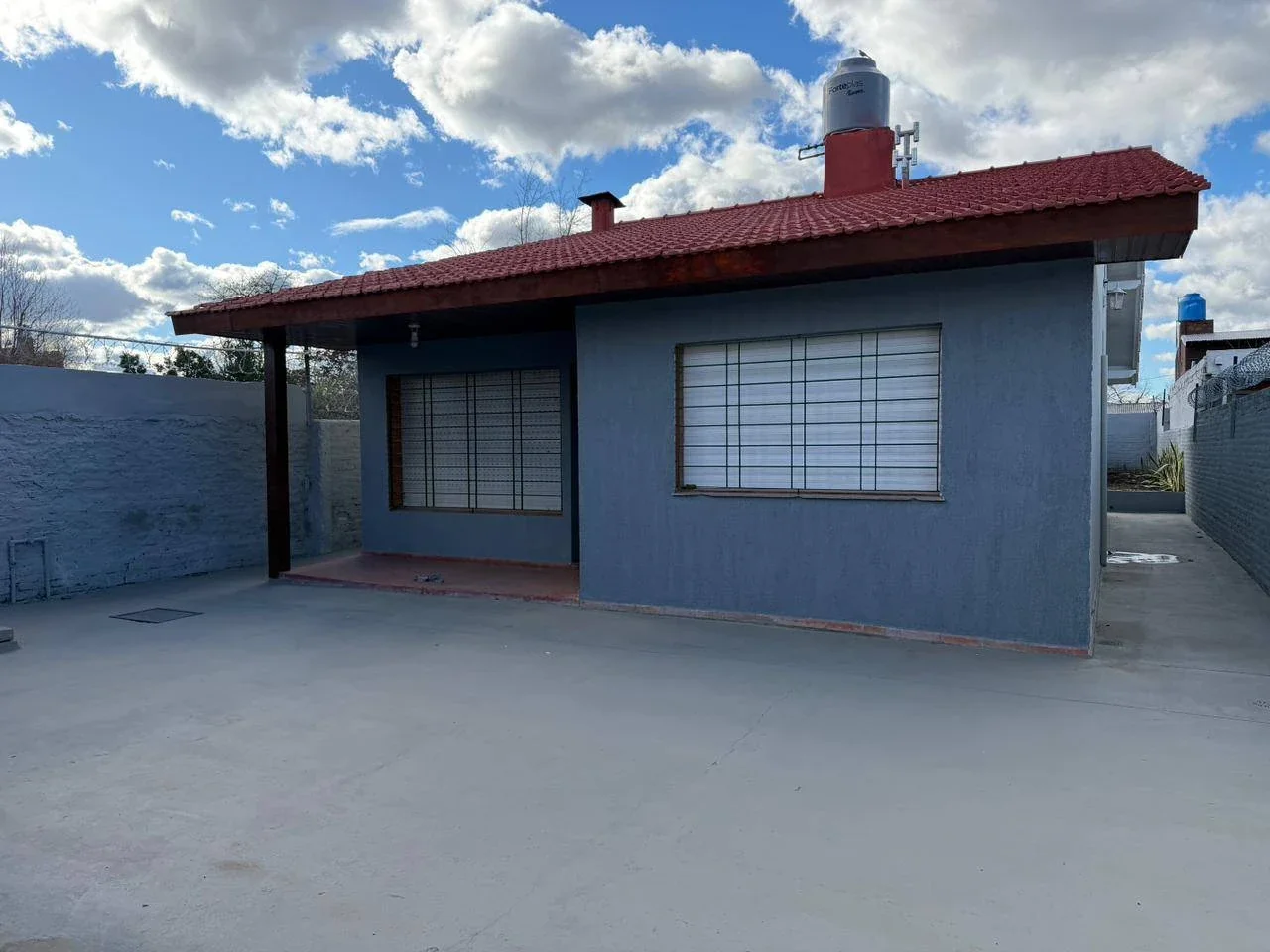 Casa en alquiler c/ cochera en Moreno - Imagen 2