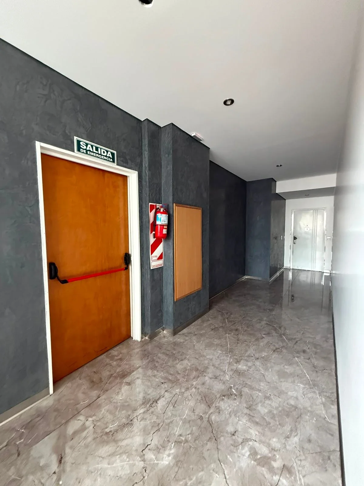 Departamento en alquiler c/ cochera en Moreno - Imagen 3