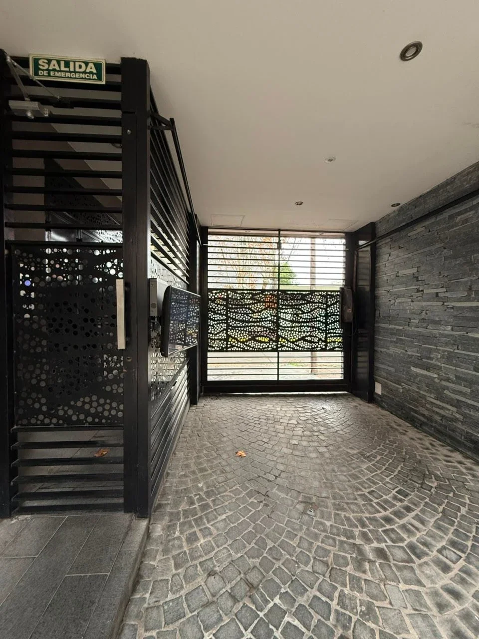 Departamento en alquiler c/ cochera en Moreno - Imagen 2