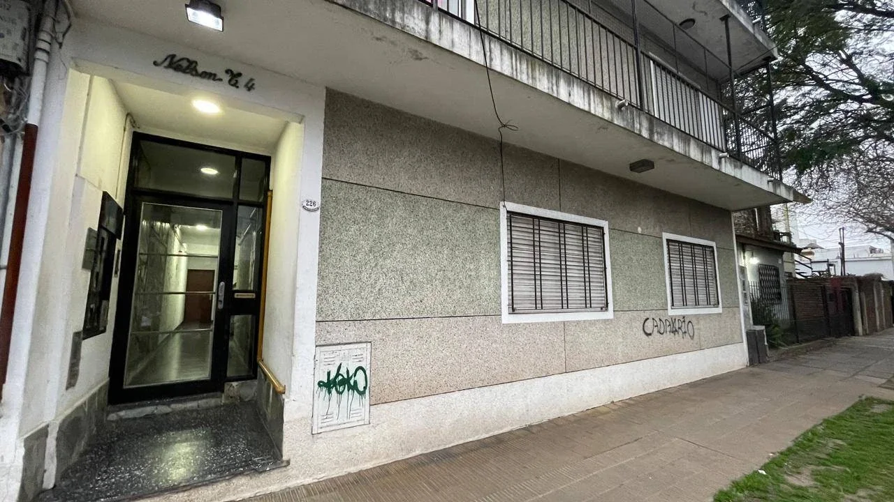 Depto 3 Amb Céntrico En Venta Moreno 75 m² Todos Los Servicios - Imagen 1
