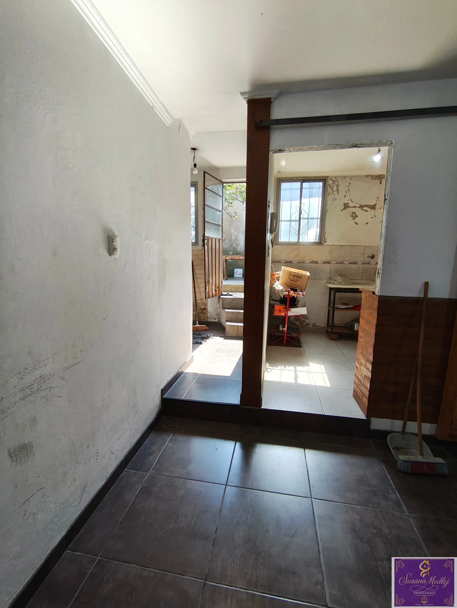 ALQUILER Depósito taller Av. crovara 3200  241m2 La Tablada - Imagen 4