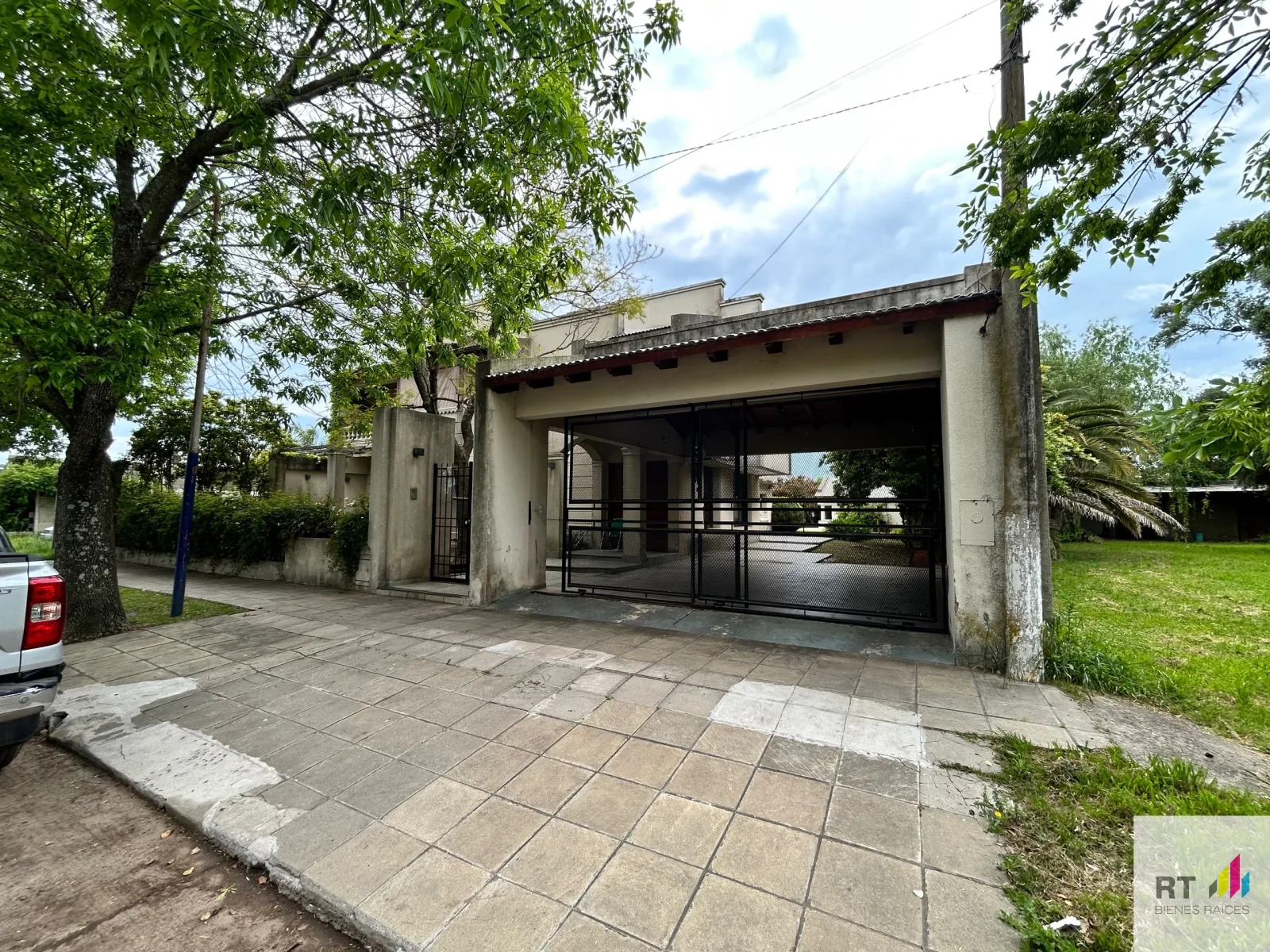 Imponente casa en Villa Amelia - Imagen 1