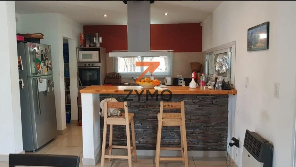 Casa en venta 3 Dormitorios c/ 2 cochera en Villa Warcalde, Córdoba - Imagen 4