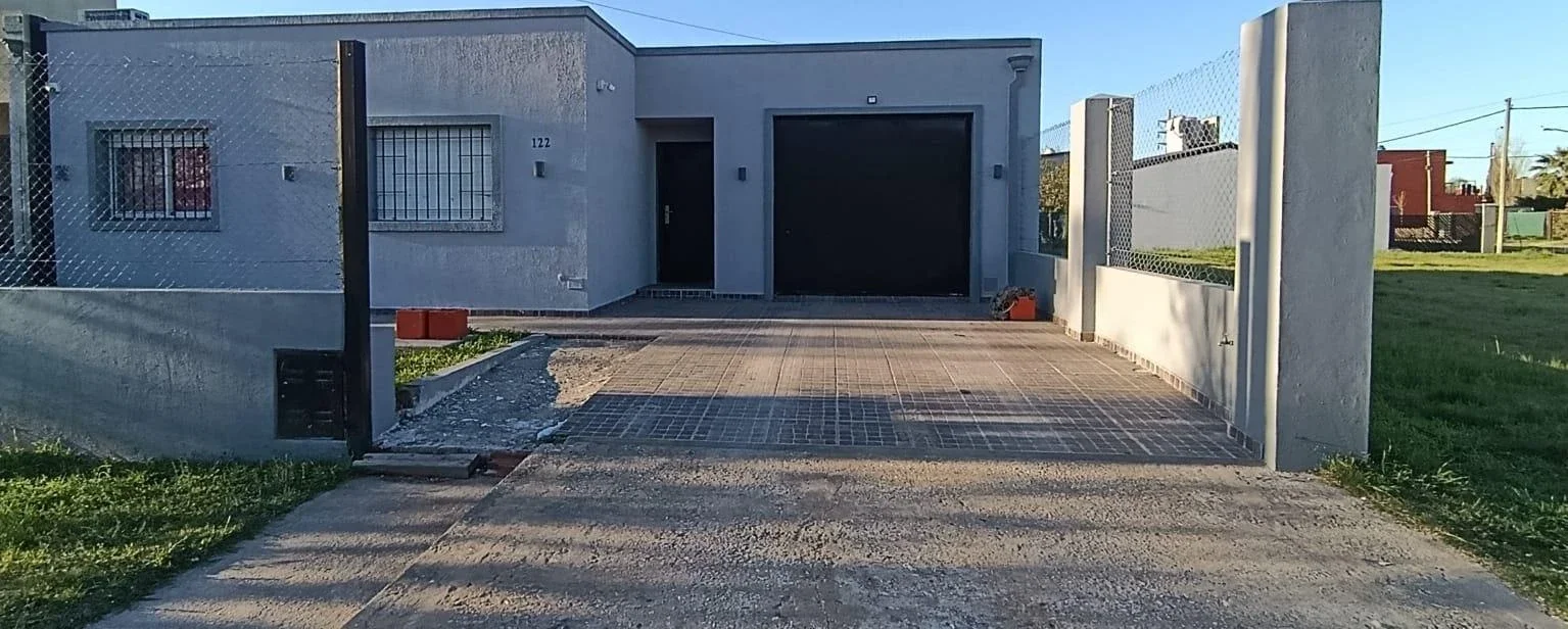 Casa en venta c/ cochera en Roldán - Imagen 2