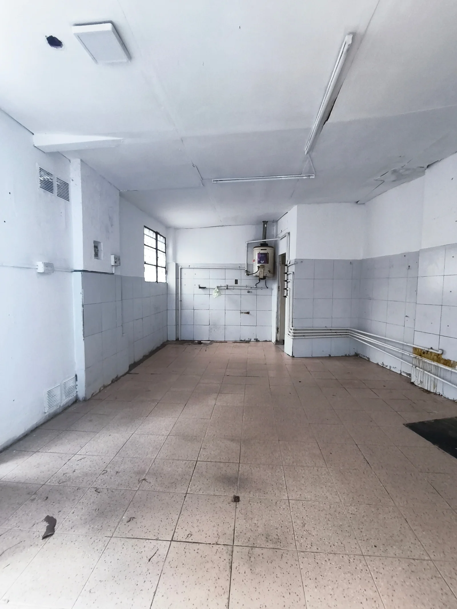 Local comercial en alquiler ubicado en Jorge Cura - Imagen 4