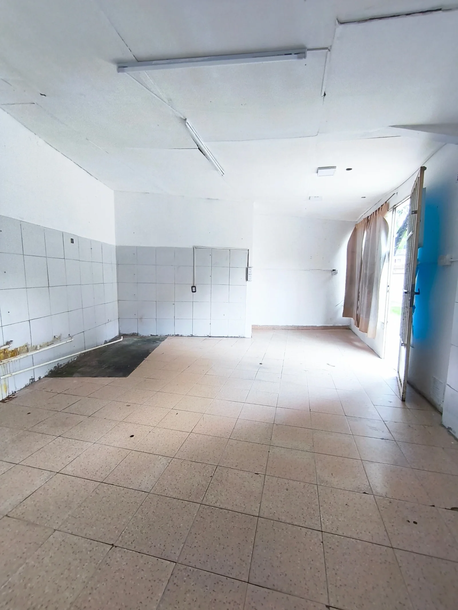 Local comercial en alquiler ubicado en Jorge Cura - Imagen 2