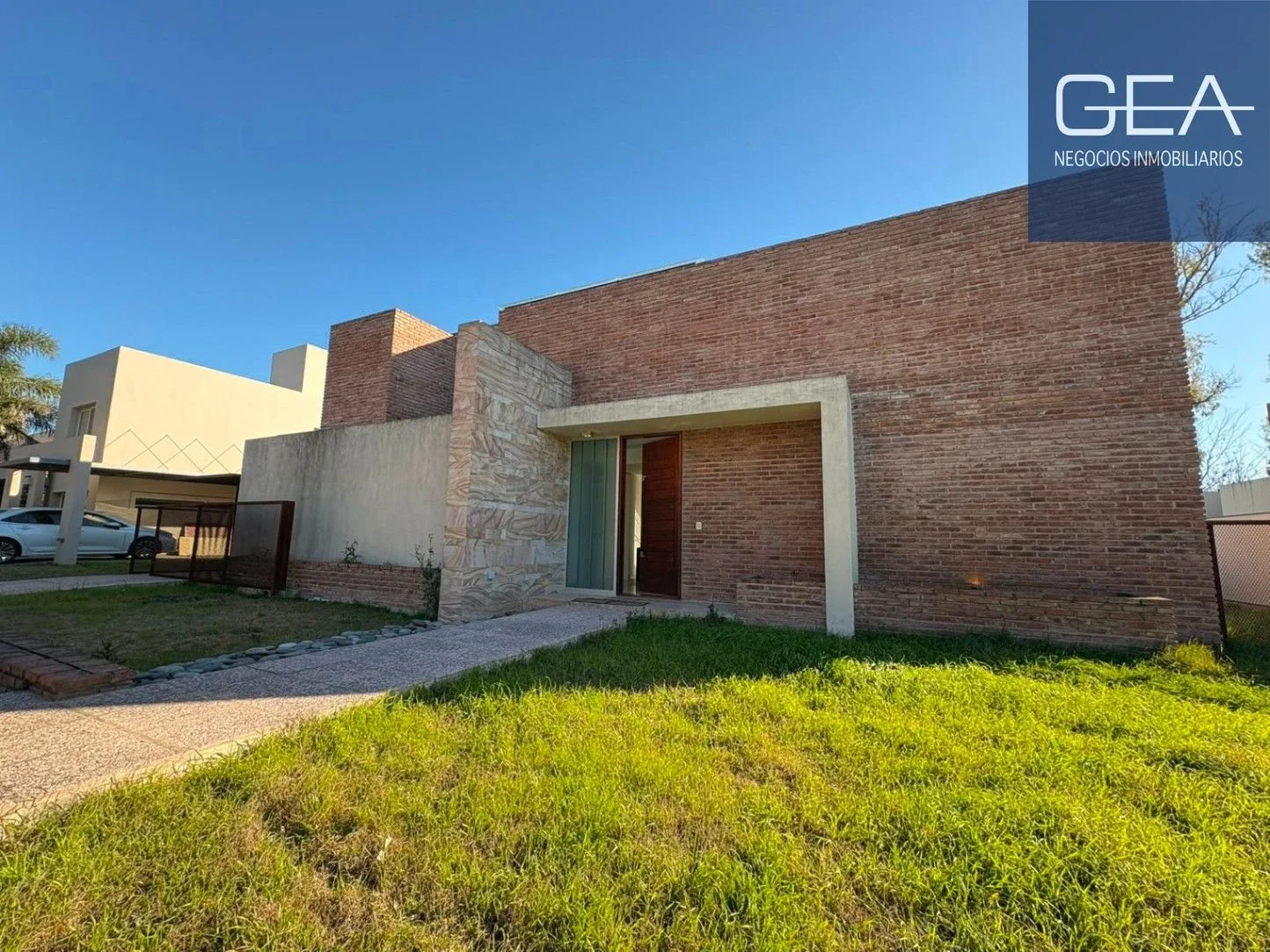 VENTA. LOS CIELOS. VALLE ESCONDIDO. CASA 3 DORMITORIOS, PISCINA, QUINCHO, ASADOR - Imagen 2