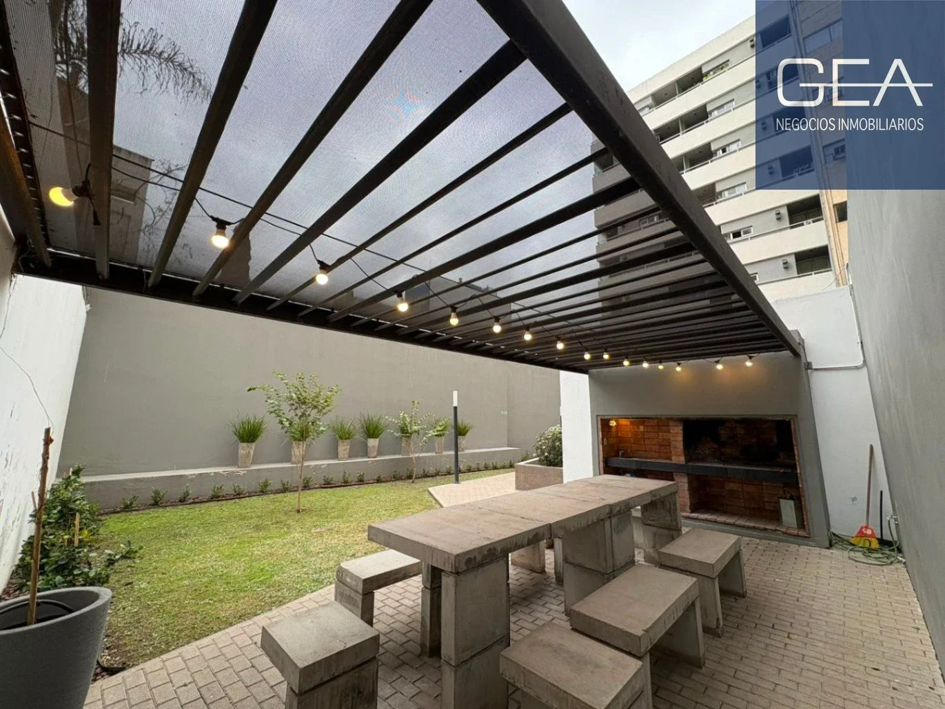 VENTA. CENTRO. CALLE AYACUCHO. DEPARTAMENTO 1 DORM. 2 BALCONES. 2DO PISO - Imagen 1