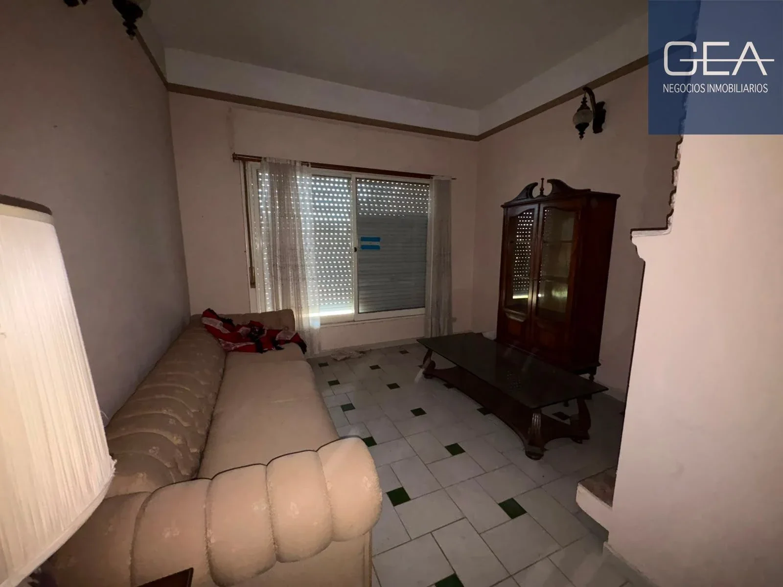 VENTA. VILLA CARLOS PAZ. CASA + DEPTO CON PATIO Y VISTAS. APTA CRÉDITO! COCHERA. - Imagen 5