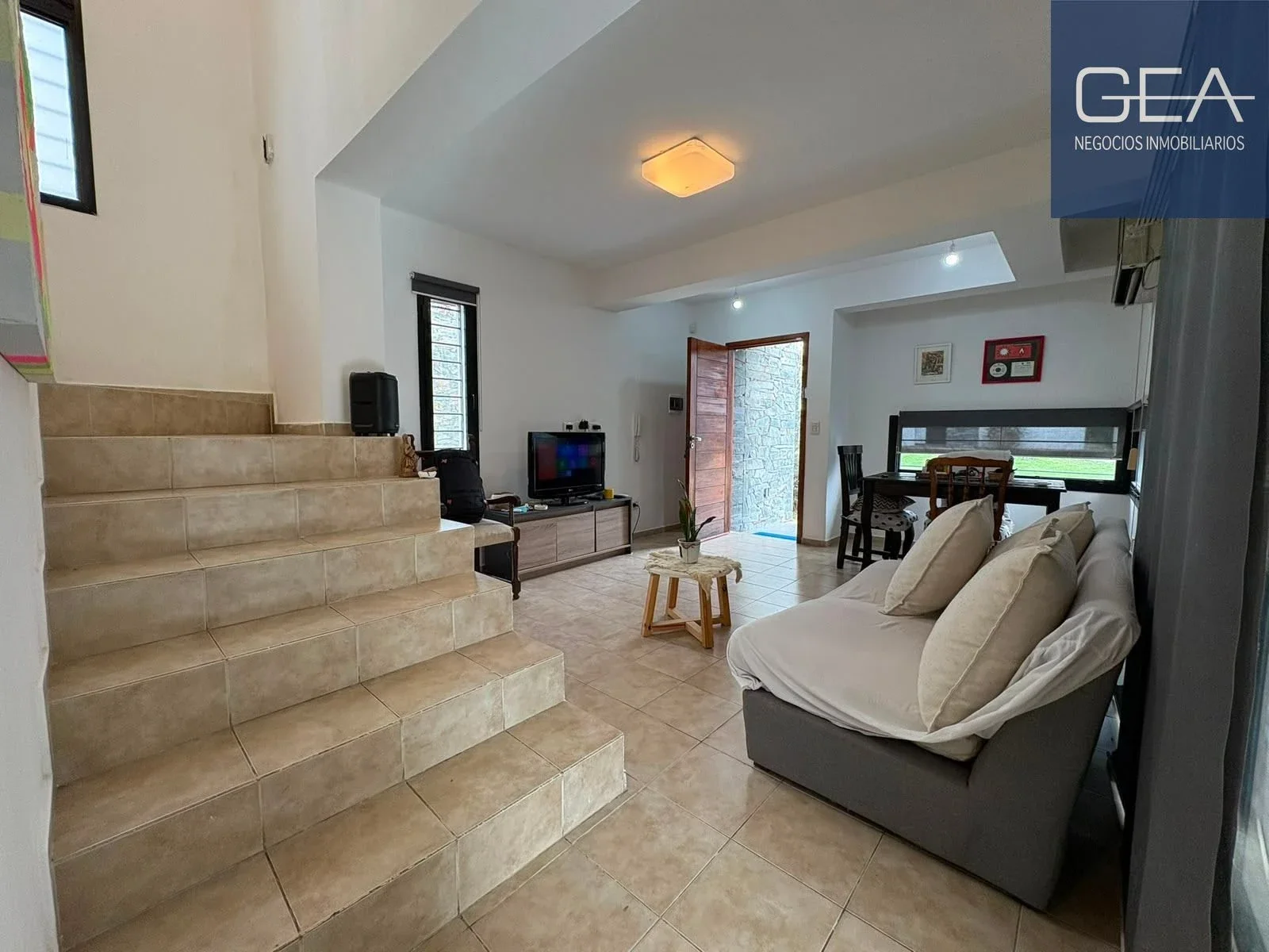VENTA. VILLA ALLENDE. DÚPLEX EN HOUSING 3 DORMITORIOS. PILETA PROPIA. COCHERA! - Imagen 5
