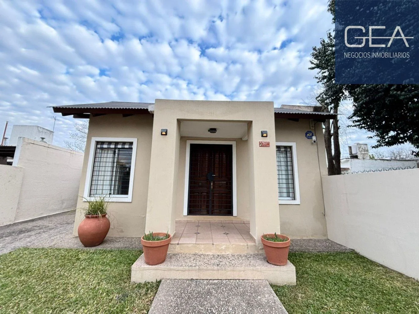 VENTA. VILLA ALLENDE. CASA 2 DORMITORIOS. PATIO. COCHERA. APTA CRÉDITO! - Imagen 5