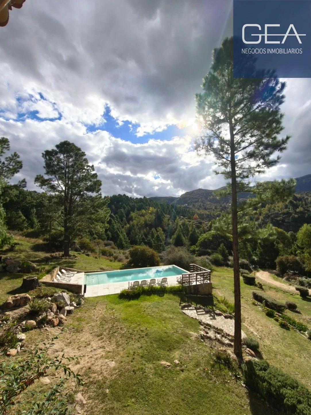 VENTA. LA CUMBRECITA. PEÑÓN DEL ÁGUILA. CABAÑAS CON PISCINA Y EXCELENTES VISTAS! - Imagen 3