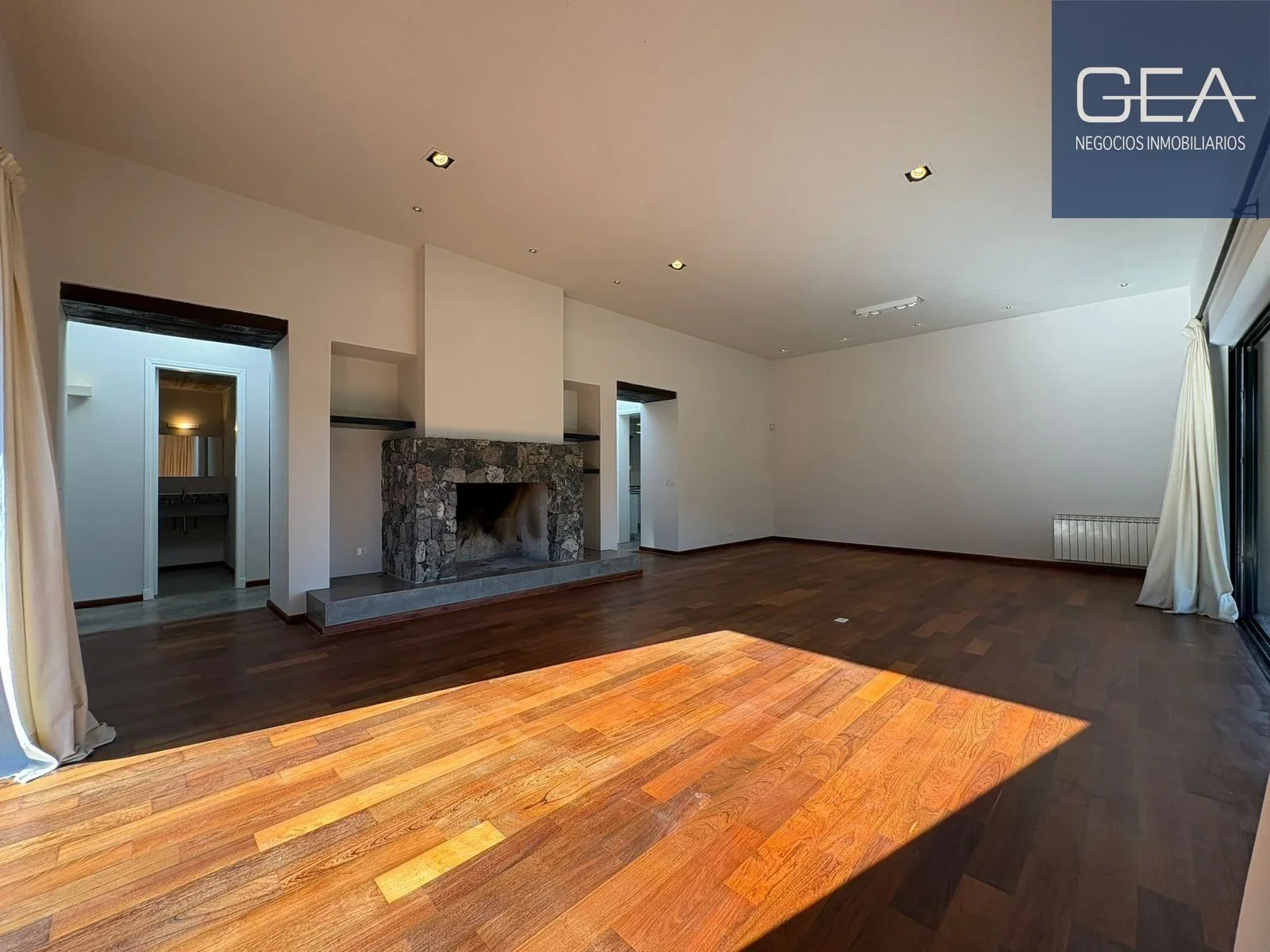 VENTA. COUNTRY LA SERENA. MENDIOLAZA. CASA 4 DORMITORIOS. PISCINA. PATIO. COCHERAS - Imagen 3