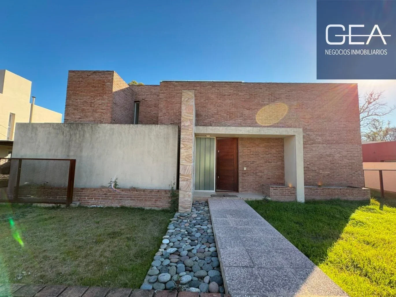 VENTA. LOS CIELOS. VALLE ESCONDIDO. CASA 3 DORMITORIOS, PISCINA, QUINCHO, ASADOR - Imagen 3