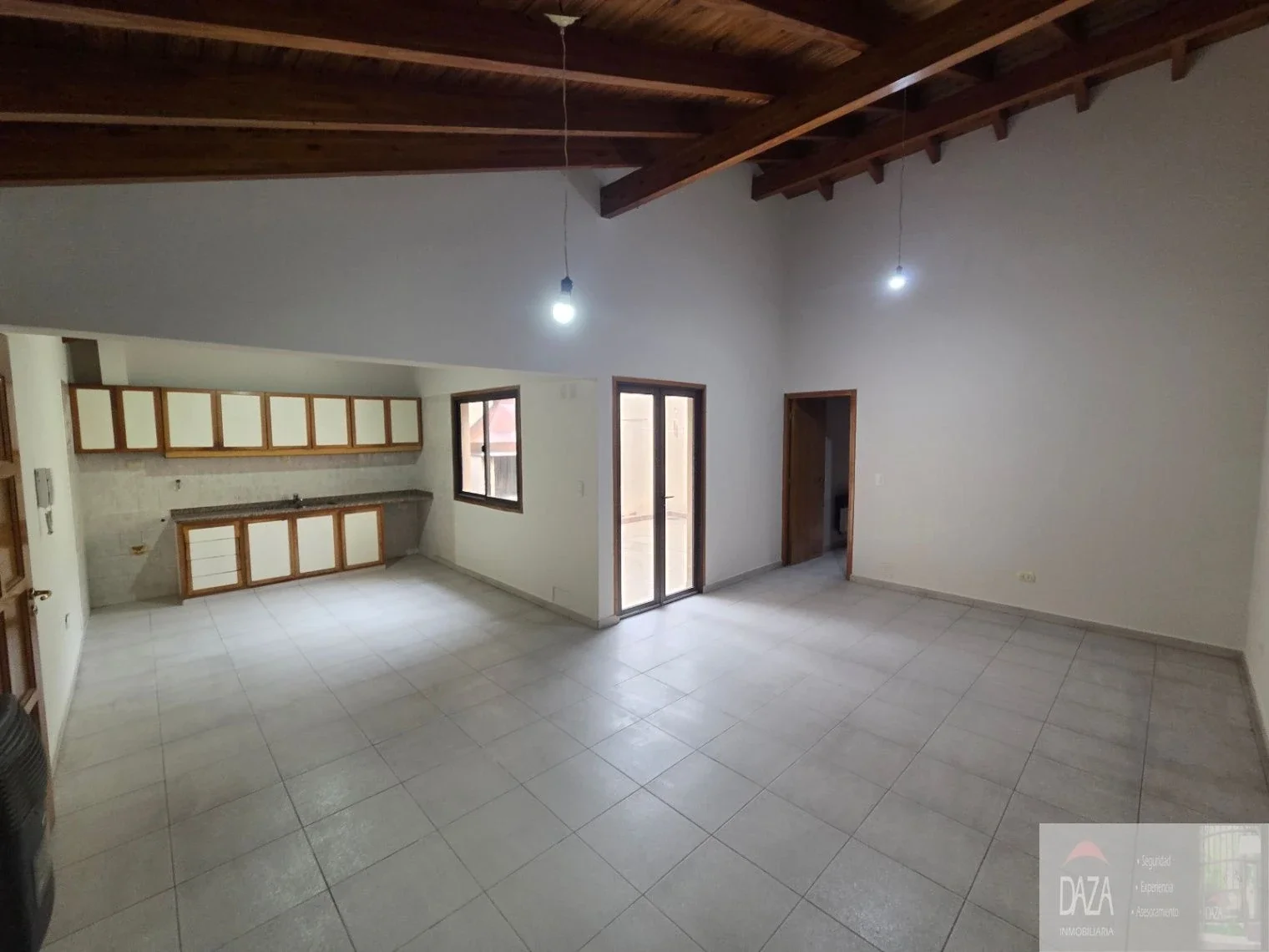 Departamento en alquiler c/ cochera en Rodeo de la Cruz - Imagen 3
