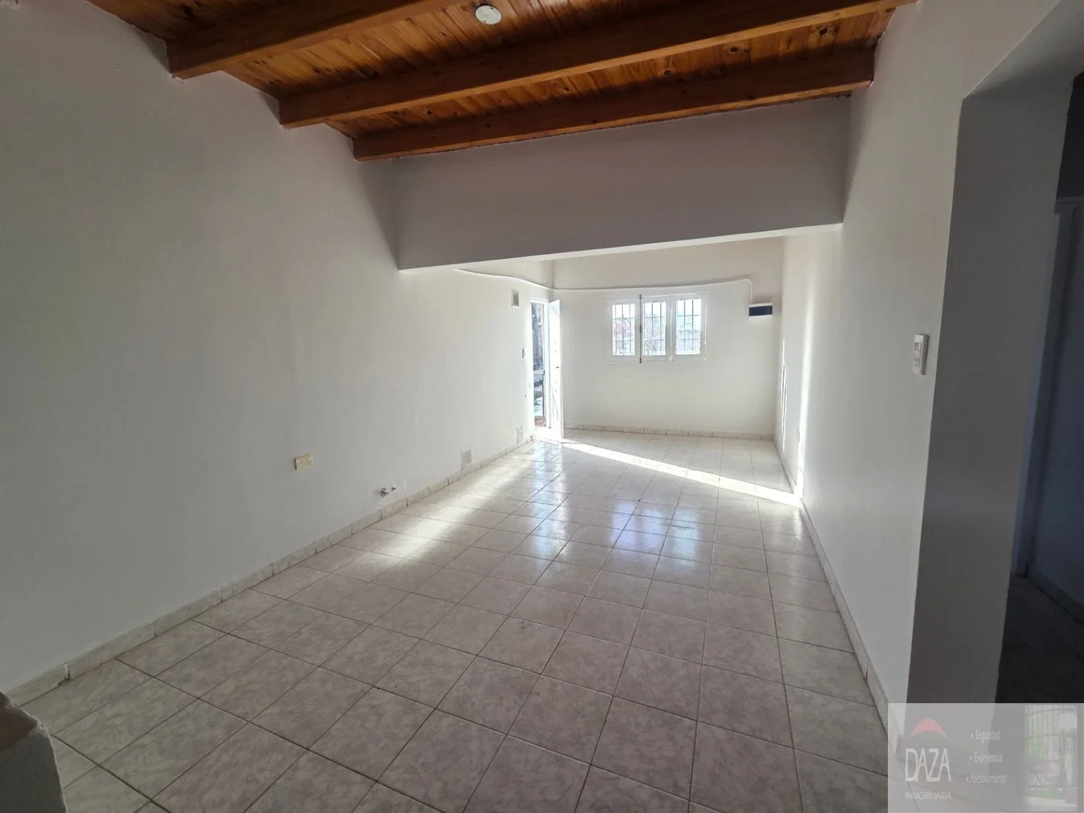 Departamento en alquiler c/ cochera en Rodeo de la Cruz - Imagen 5