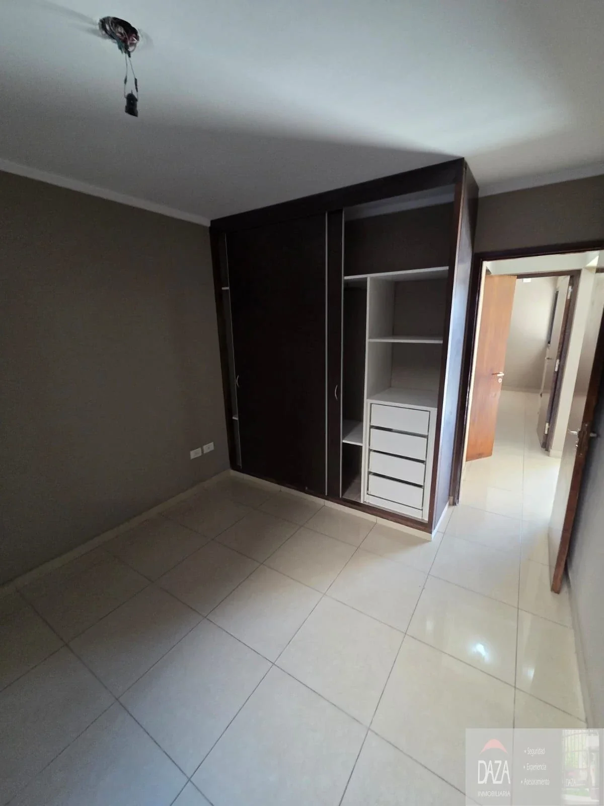 Departamento en alquiler c/ cochera en Rodeo de la Cruz - Imagen 5