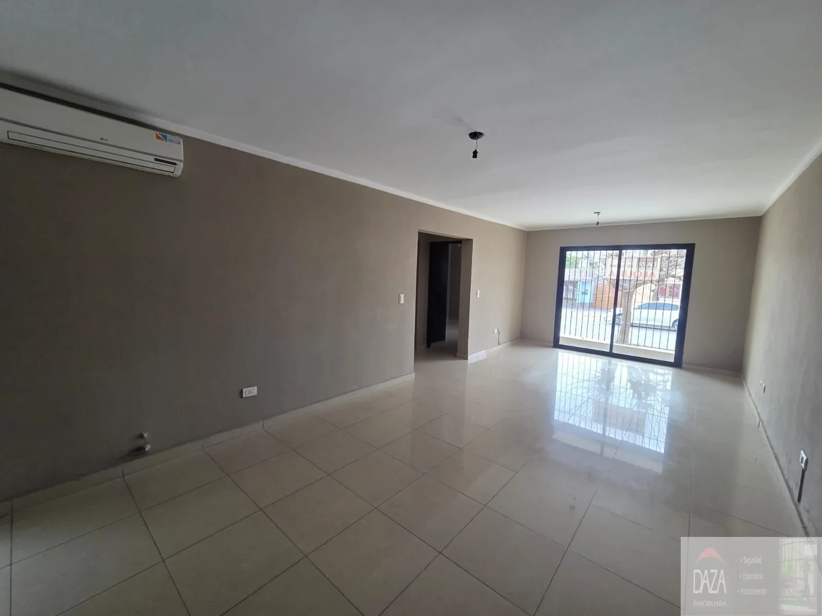 Departamento en alquiler c/ cochera en Rodeo de la Cruz - Imagen 2