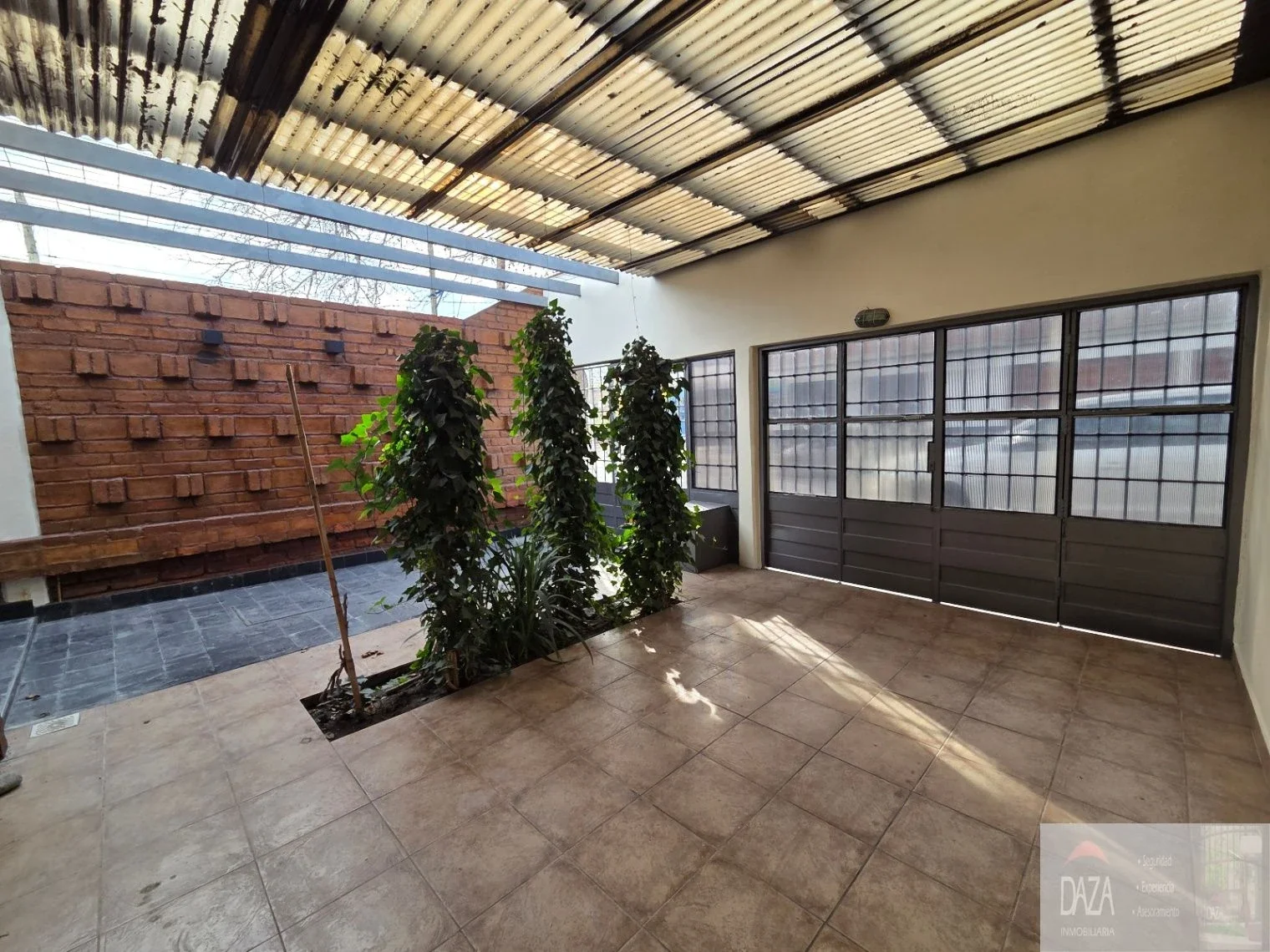 Casa en venta c/ cochera en Villa Nueva - Imagen 3
