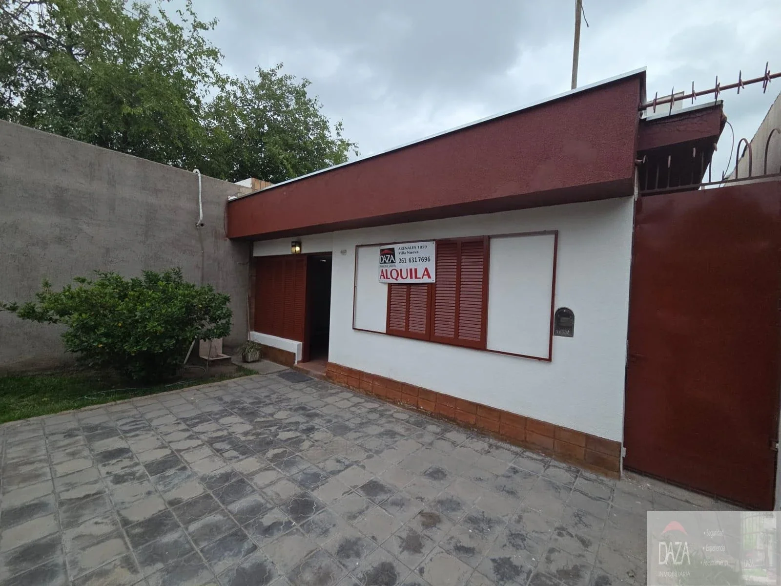 Casa en alquiler c/ cochera en Villa Nueva - Imagen 1