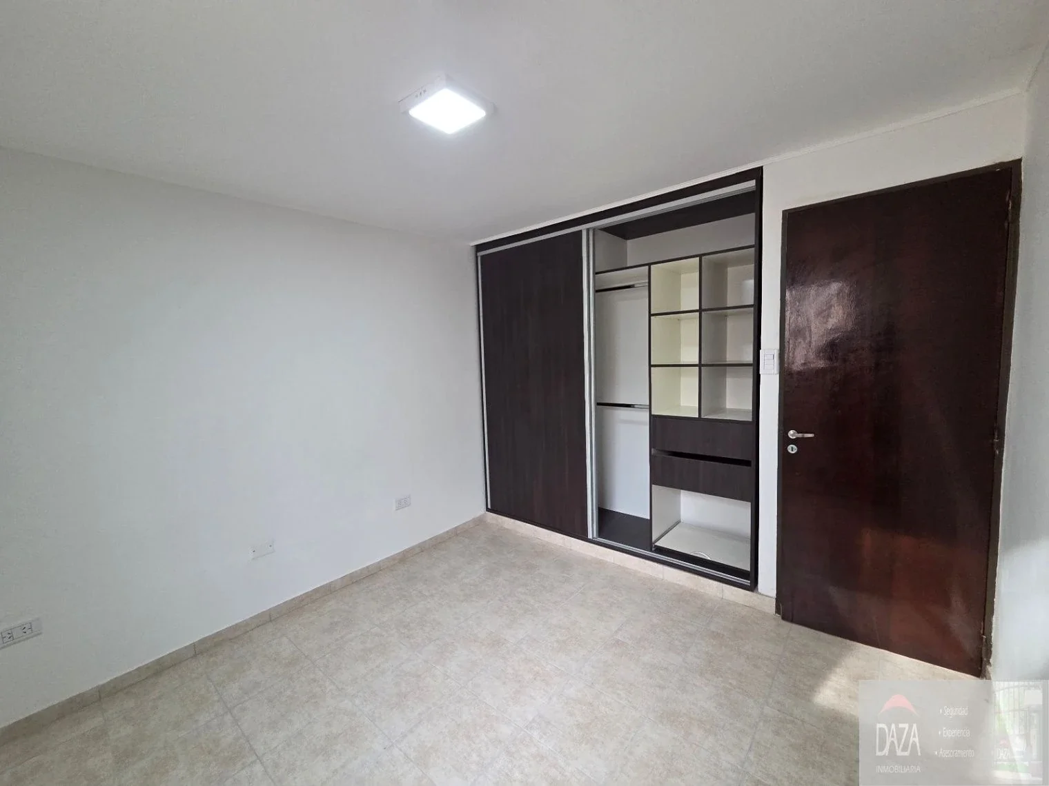 Casa en venta c/ cochera en Luzuriaga - Imagen 5