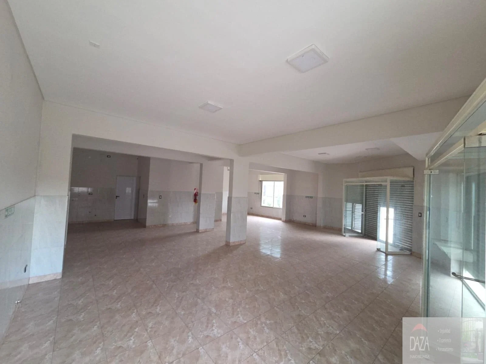 Local comercial en alquiler ubicado en Villa Nueva - Imagen 4