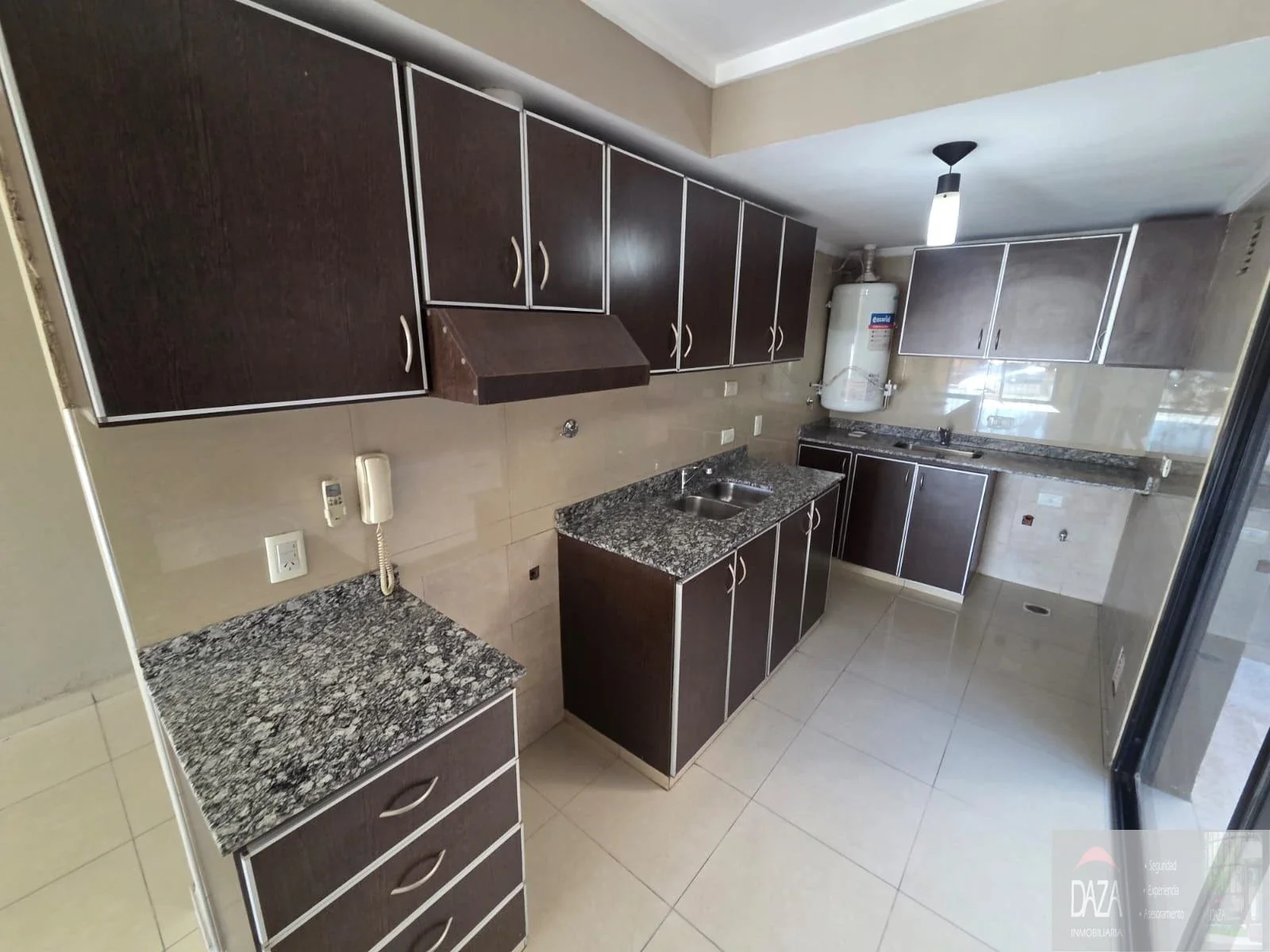 Departamento en alquiler c/ cochera en Rodeo de la Cruz - Imagen 1