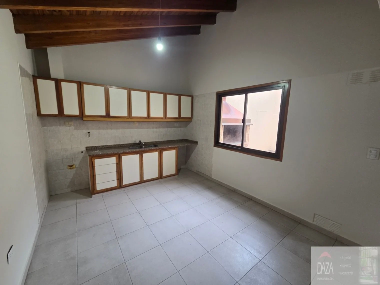 Departamento en alquiler c/ cochera en Rodeo de la Cruz - Imagen 4