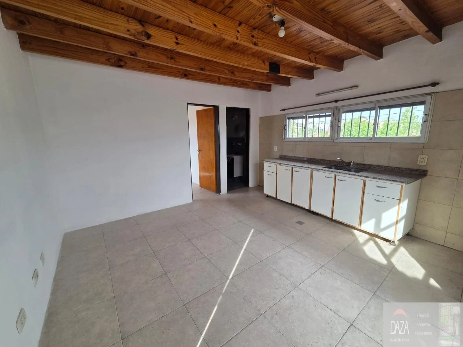Departamento en alquiler c/ cochera en Capilla del Rosario - Imagen 2
