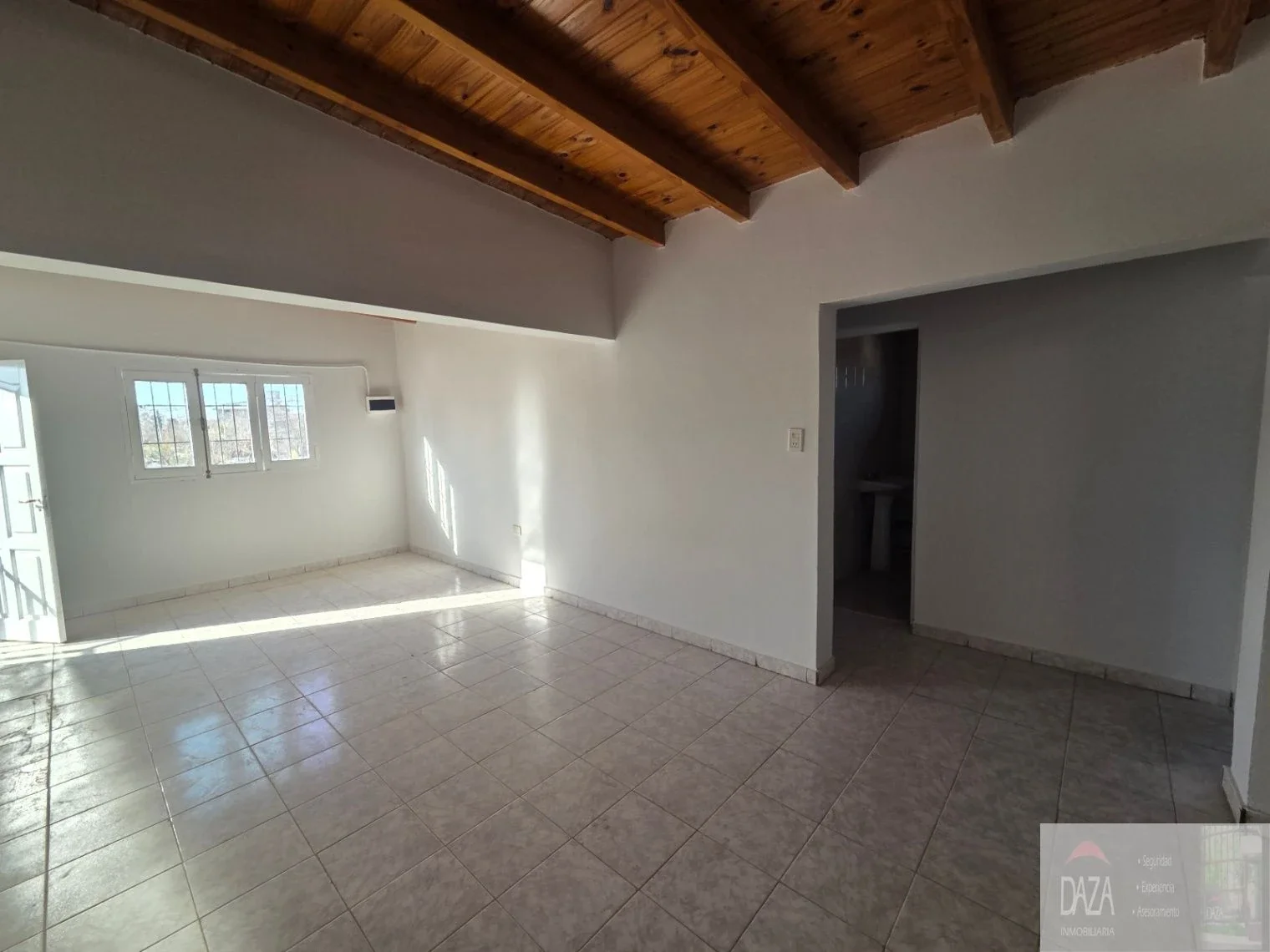 Departamento en alquiler c/ cochera en Rodeo de la Cruz - Imagen 4