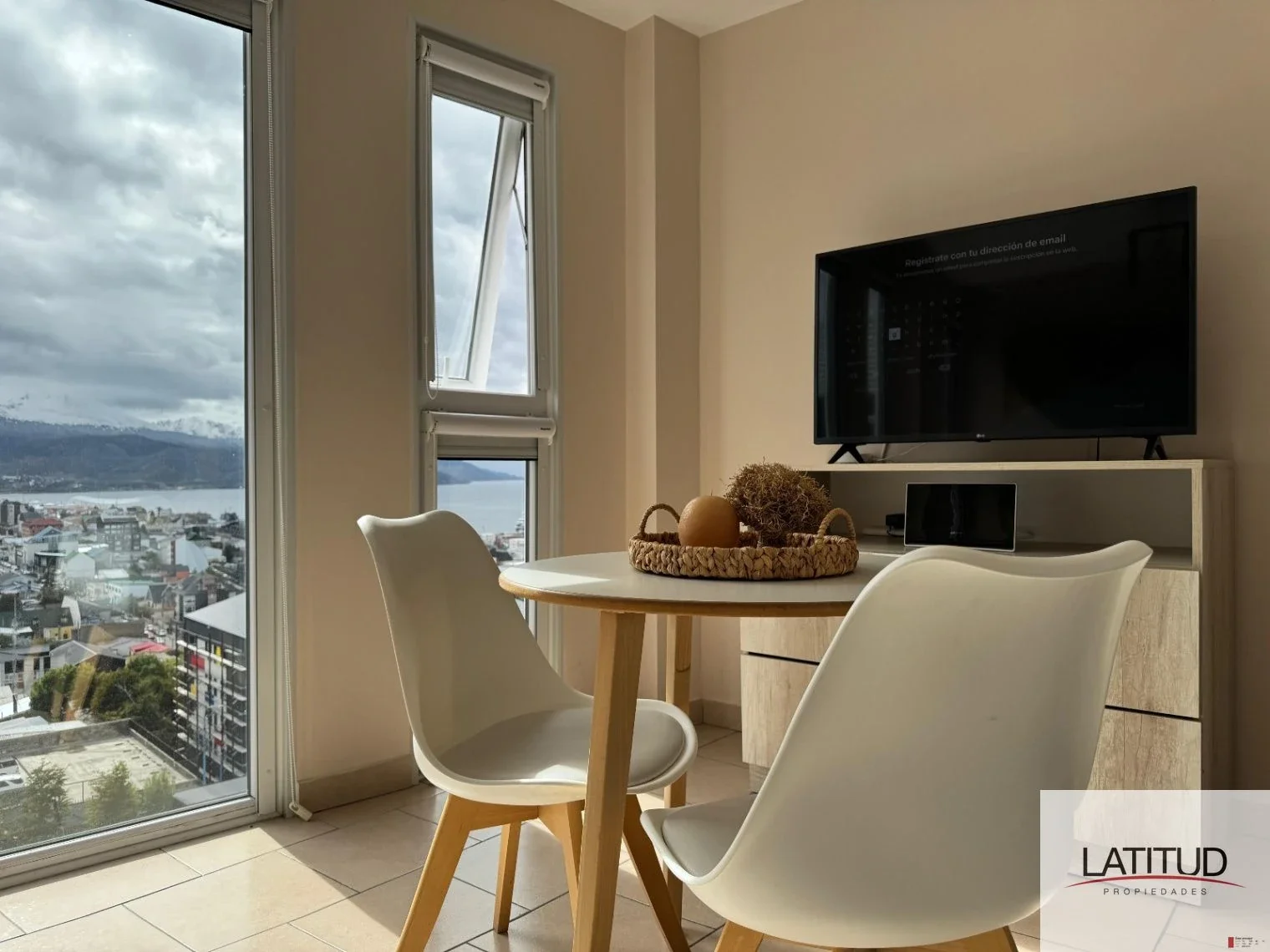 Penthouse 100% amoblado en alquiler en Ushuaia - Imagen 3