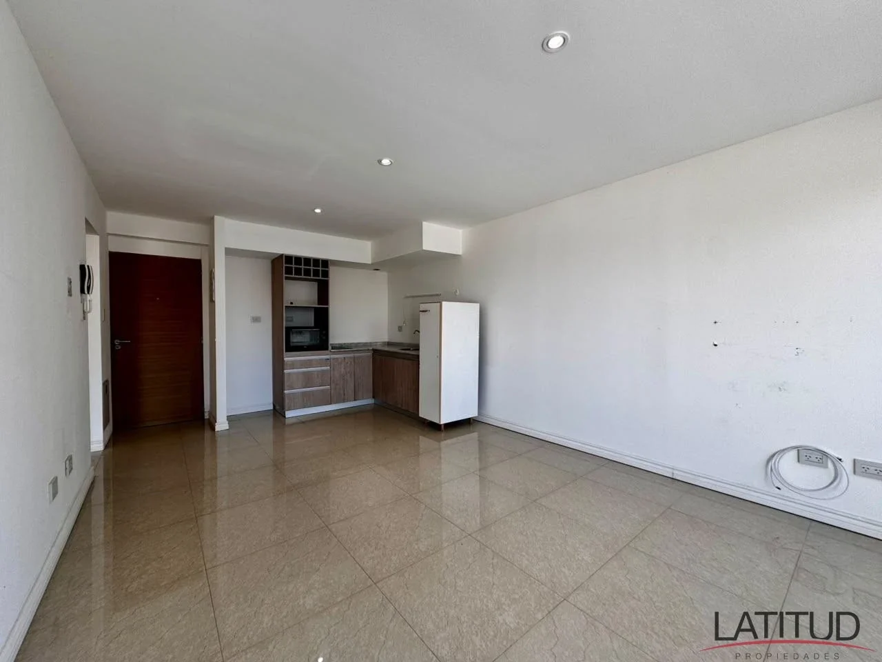 Amplio Departamento de 1 dormitorio con balcón sobre 12 de Octubre - Imagen 4