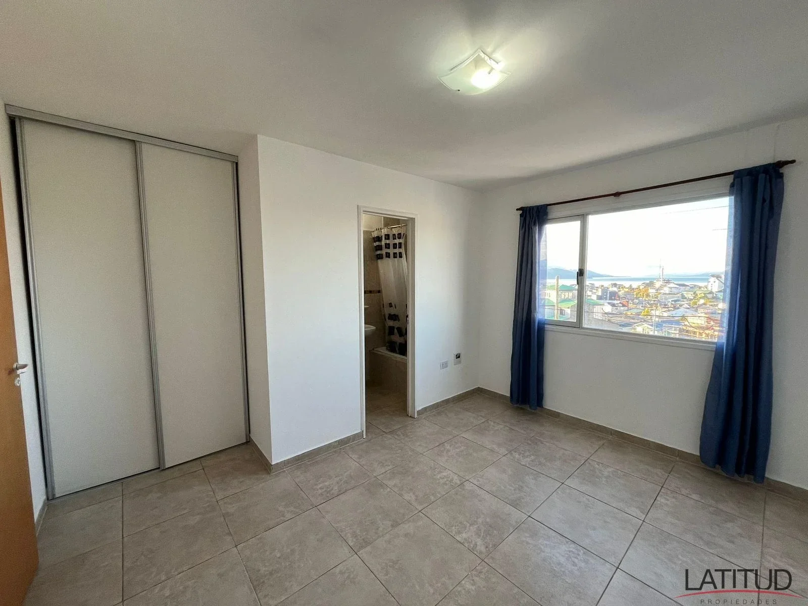 Hermoso departamento con vista al canal de Beagle de 1 dormitorio - Imagen 3