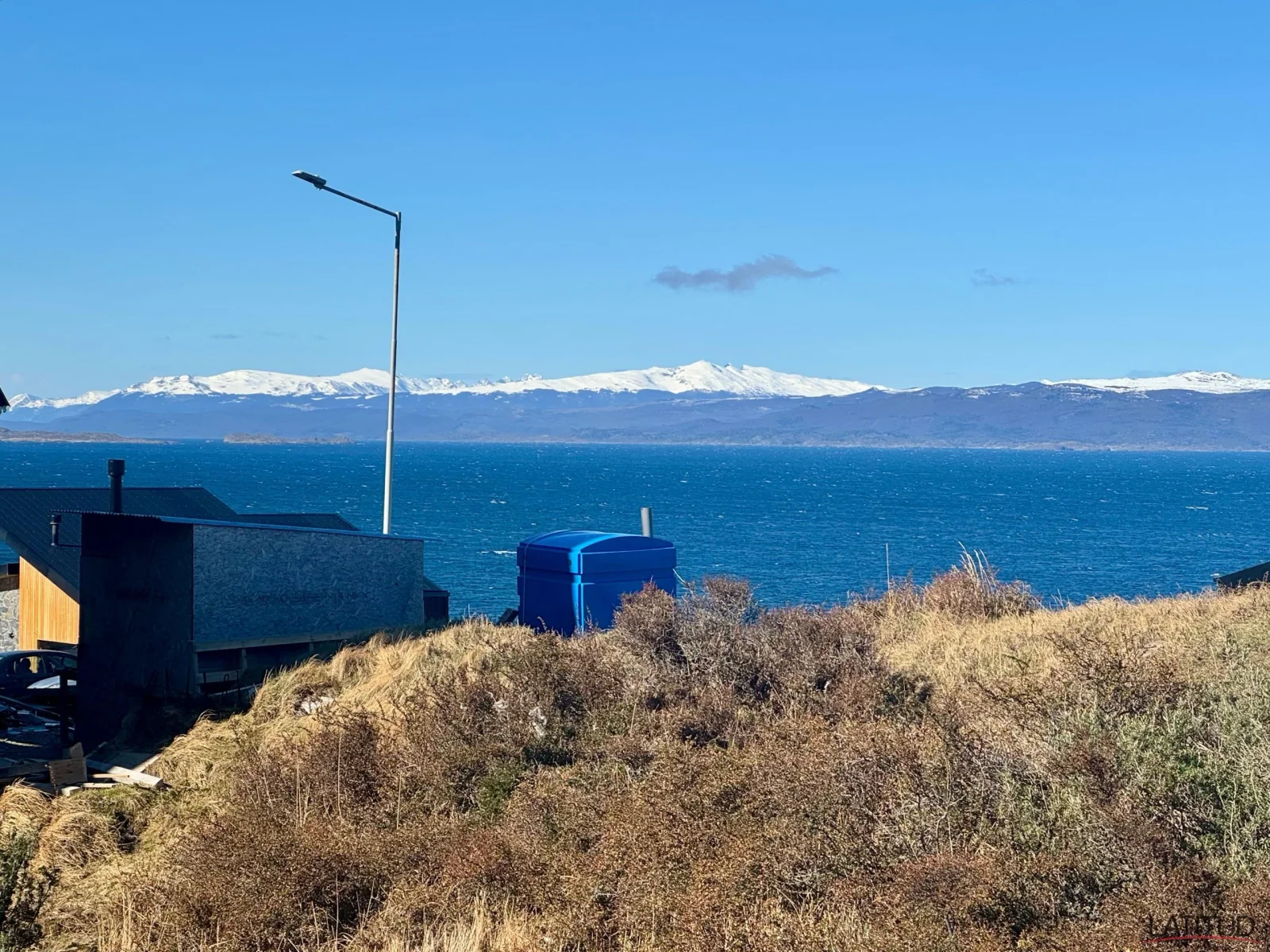 Lote en esquina de 600 m² con vista al Canal Beagle – Costa Susana - Imagen 1