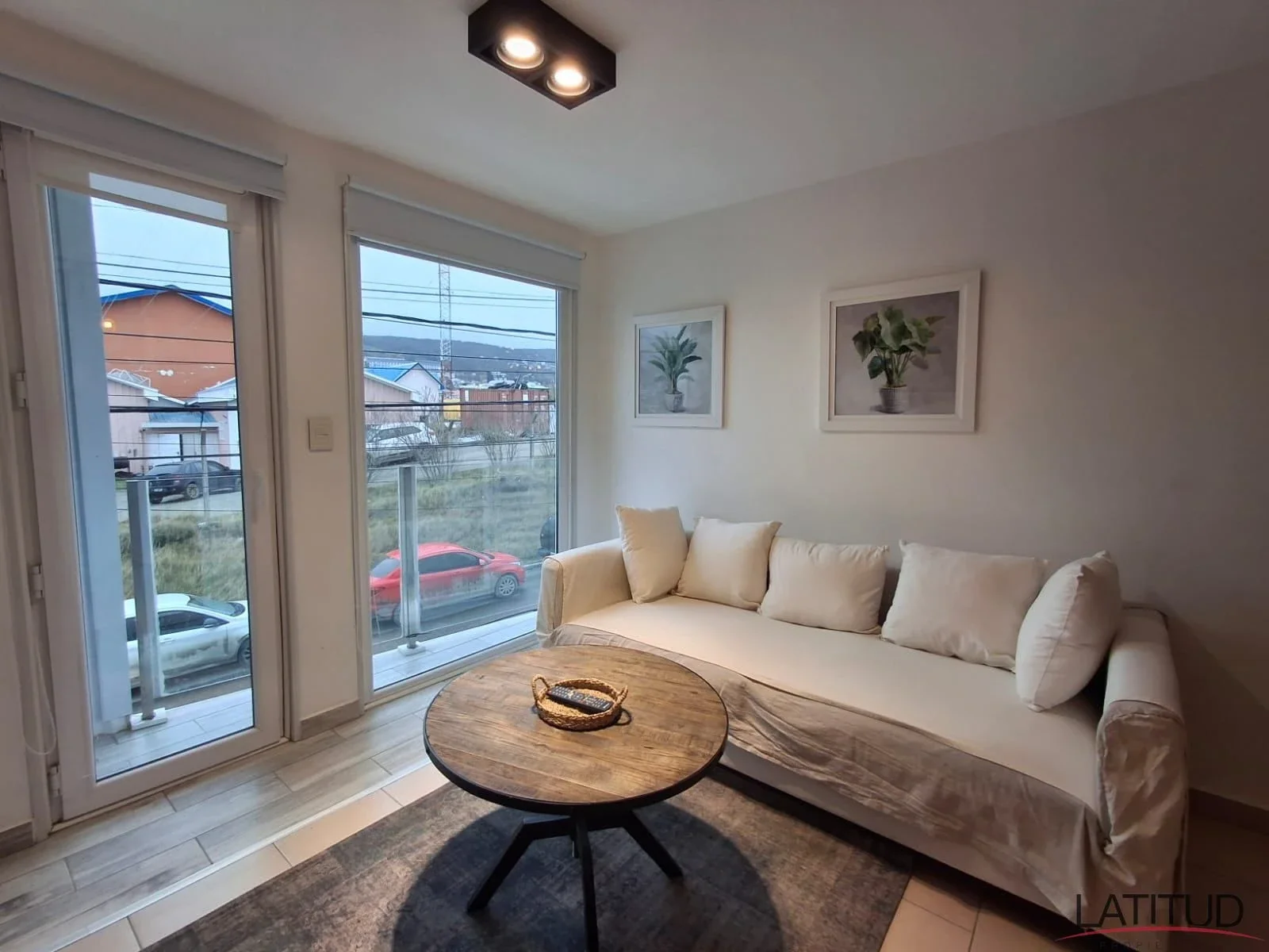 Departamento amoblado con balcon y vista a la montaña - Zona centro - Imagen 1