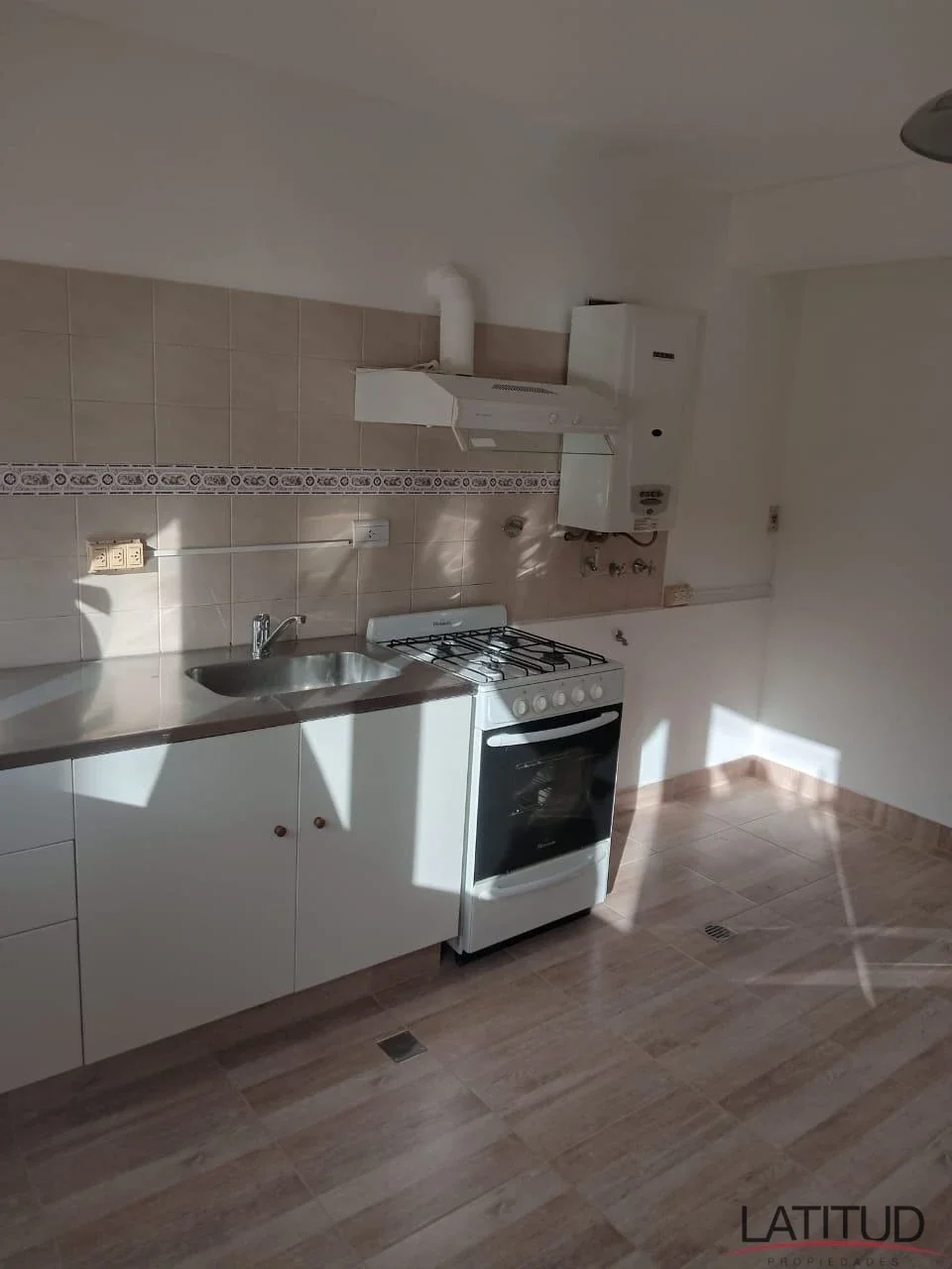 Departamento de 1 dormitorio con baulera en Alem - Imagen 2