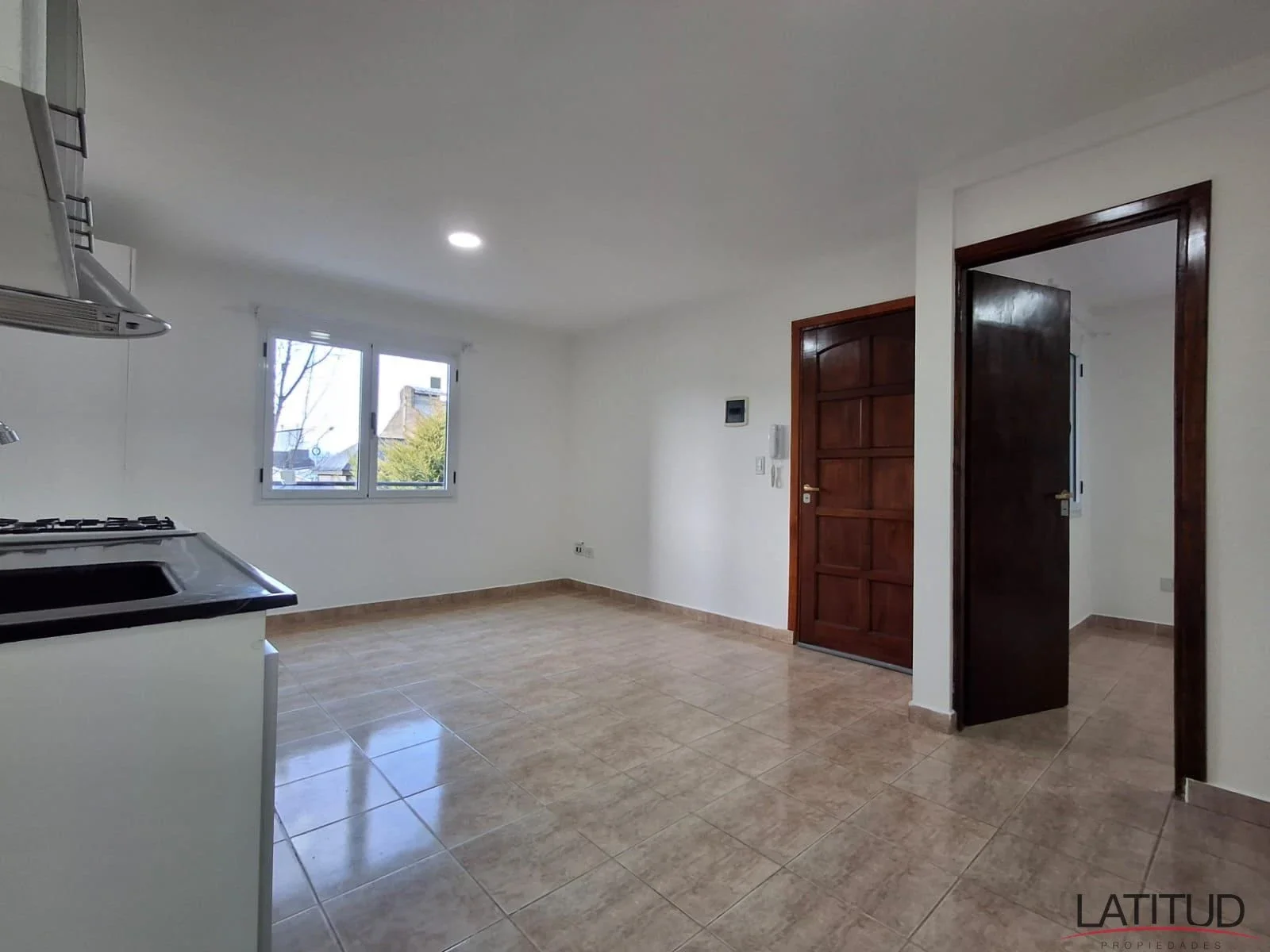 Luminoso departamento de 1 dormitorio en zona comercial Kuanip - Imagen 4