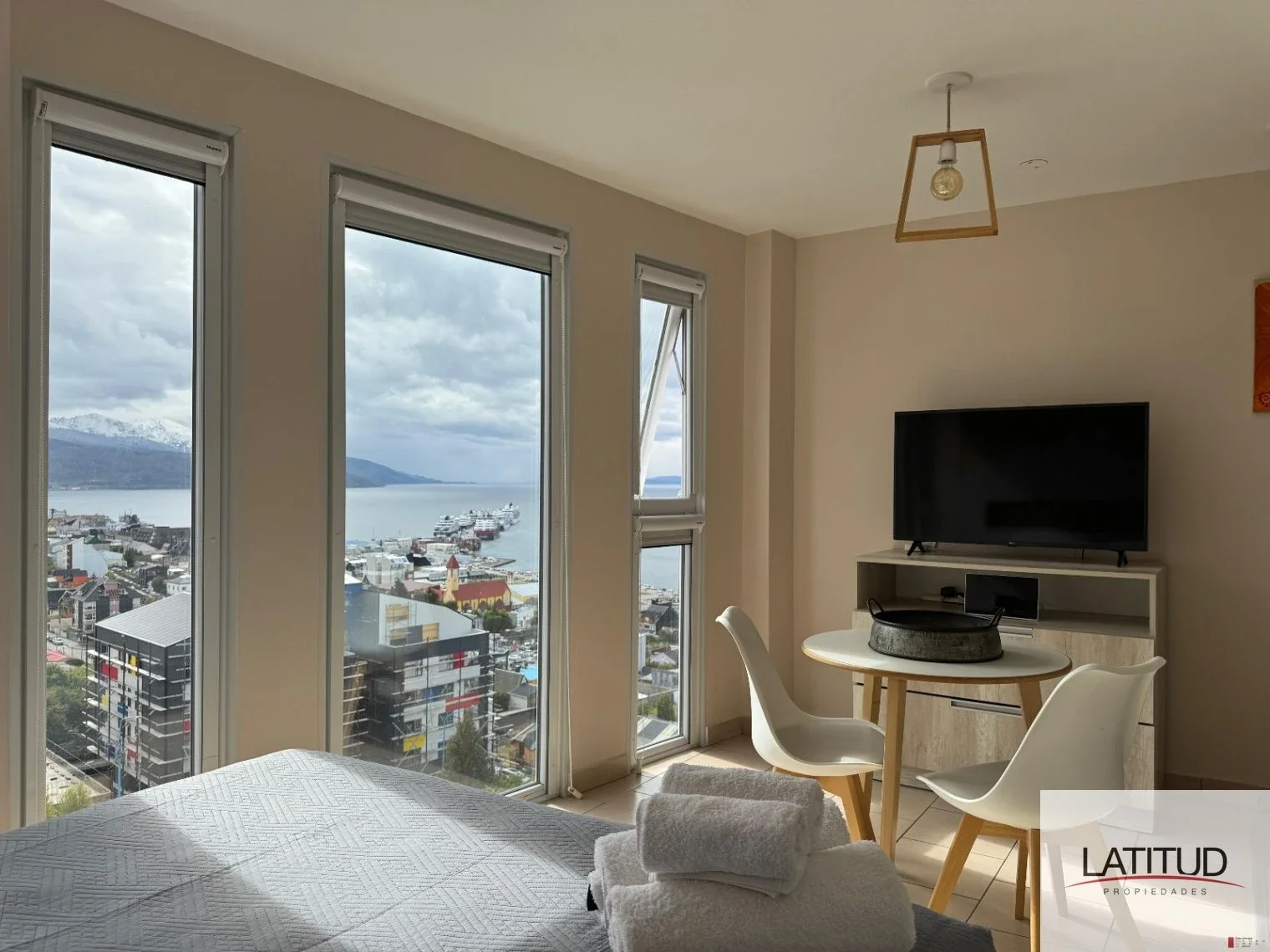 Penthouse 100% amoblado en alquiler en Ushuaia - Imagen 1