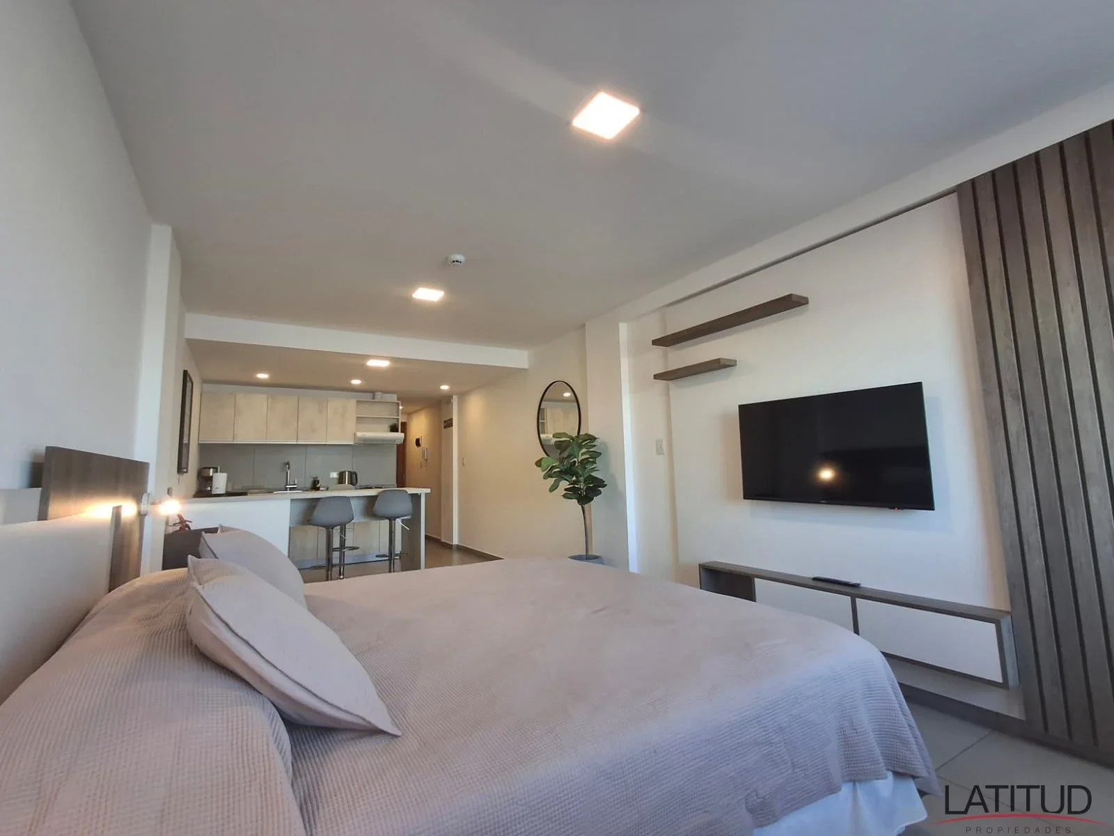 Hermoso monoambiente amueblado centrico - Imagen 1