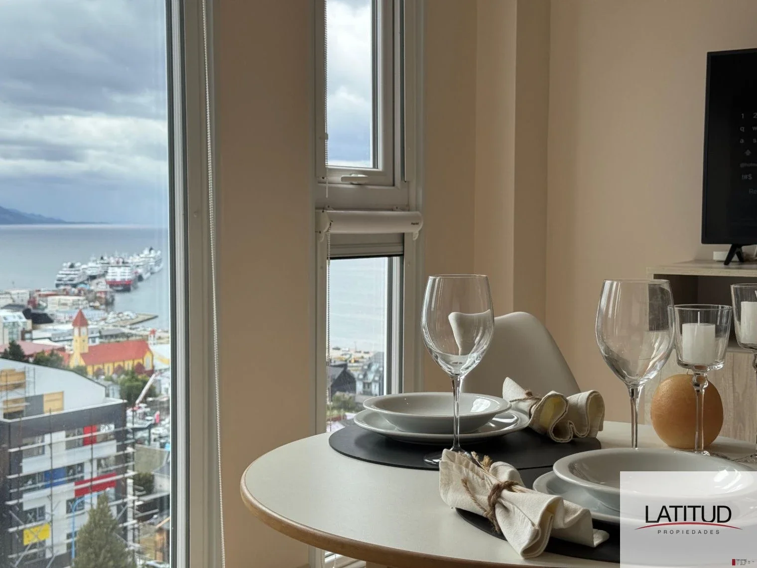 Penthouse 100% amoblado en alquiler en Ushuaia - Imagen 5