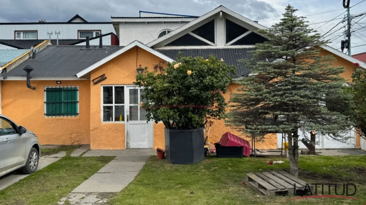 Casa c/ cochera + 2 departamentos en Venta, en Kuanip esquina Lapataia - Imagen 4