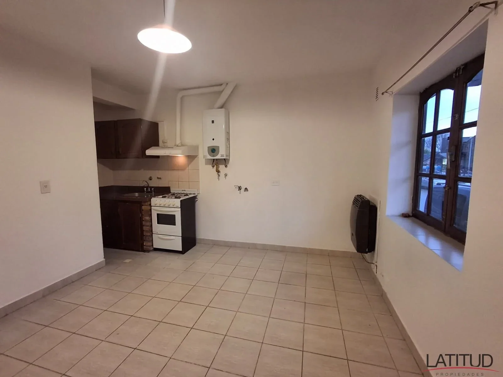 Departamento de 1 dormitorio en planta baja c/ patio zona kuanip - Imagen 2